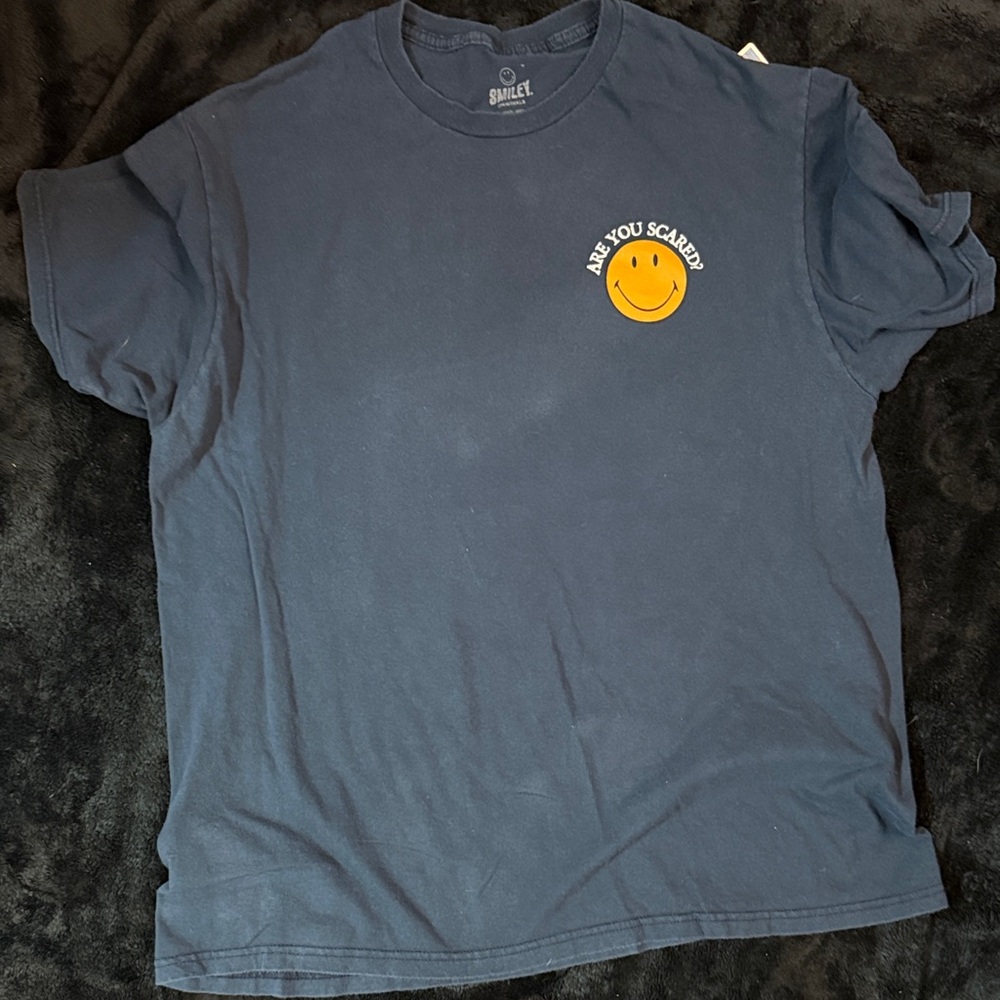 Smiley Face Graphic Tee in Dark Blue